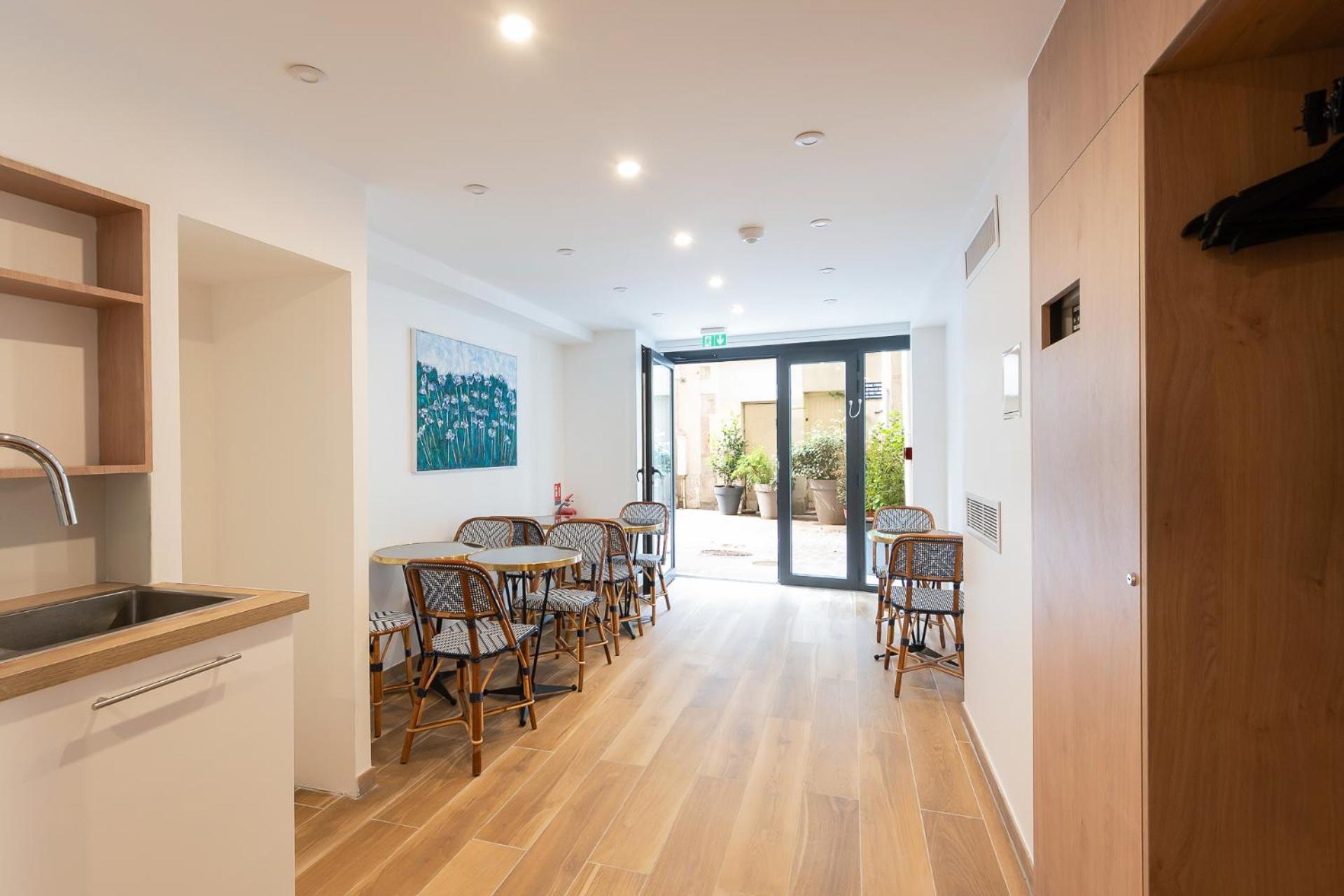 Les Suites Hcr Paris Exterior foto